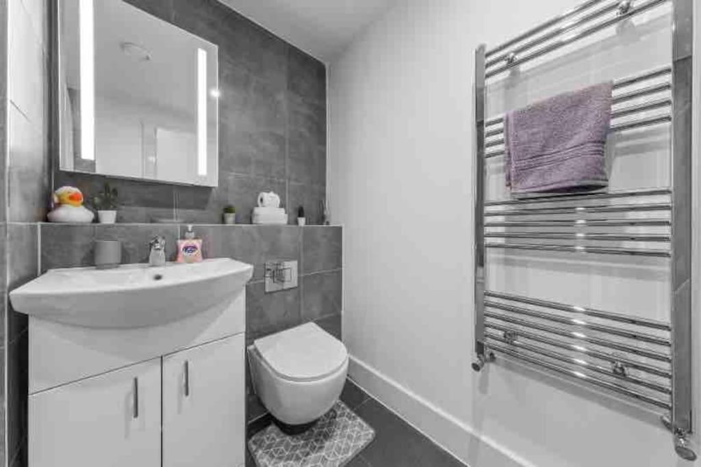 Apartamento Cozy Flat Near London Eye/ Victoria / Vauxhall Exterior foto